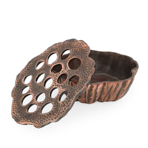
                  
                    Load image into Gallery viewer, Lotus seeds aluminium ashtray rose gold L open
                  
                