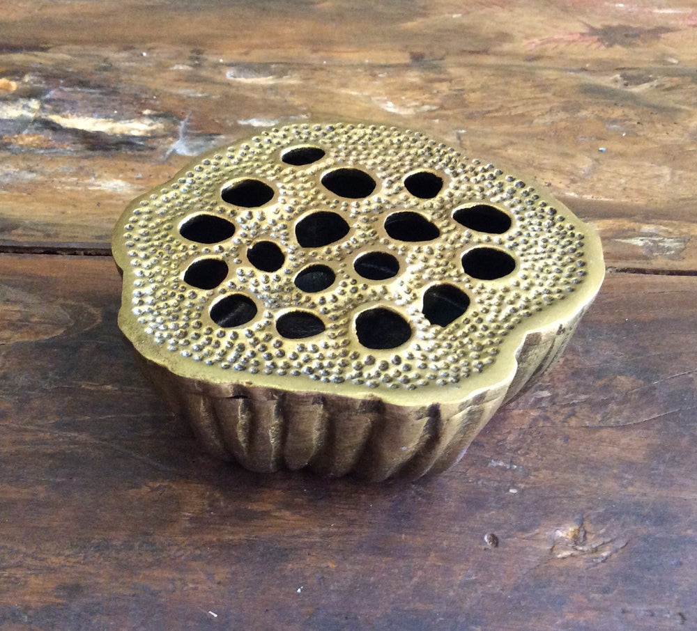 
                  
                    Load image into Gallery viewer, Ashtray Lotus Seed Pod
                  
                