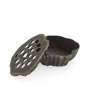 
                  
                    Load image into Gallery viewer, Lotus seeds aluminium ashtray black S open
                  
                