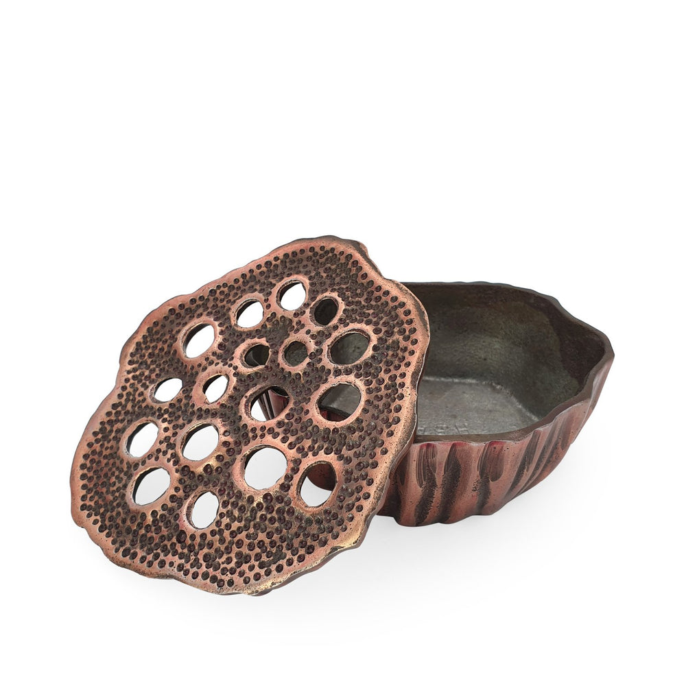 
                  
                    Load image into Gallery viewer, Lotus seeds aluminium ashtray rose gold S open
                  
                