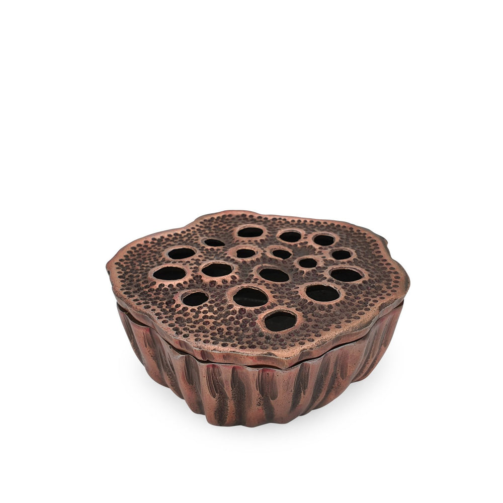 
                  
                    Load image into Gallery viewer, Lotus seeds aluminium ashtray rose gold S
                  
                