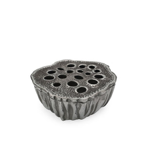 
                  
                    Load image into Gallery viewer, Lotus seeds aluminium ashtray silver S
                  
                