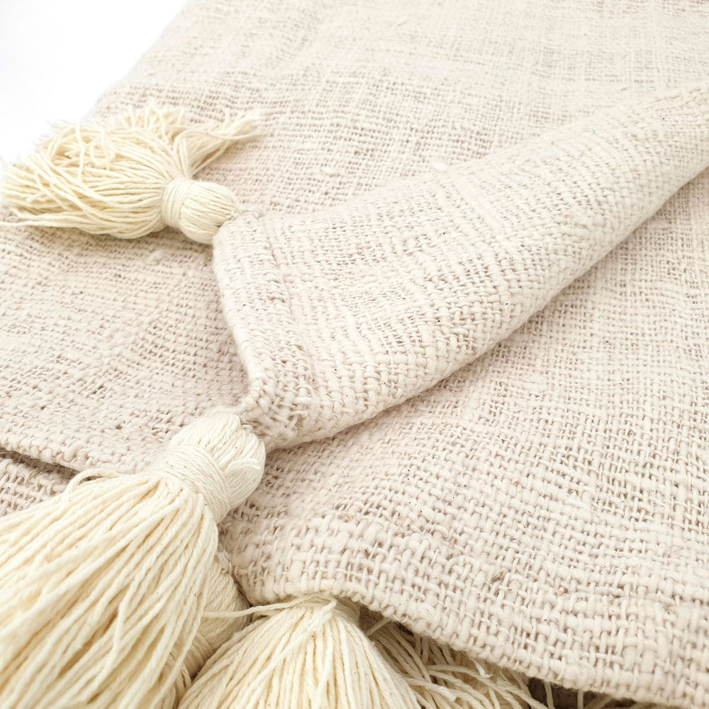 
                  
                    Load image into Gallery viewer, Handmade boho Cotton blanket with tassel cream color detail
                  
                
