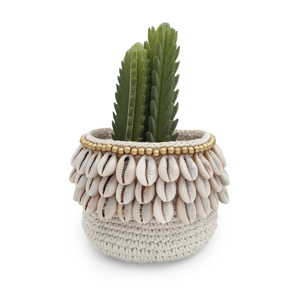 
                  
                    Load image into Gallery viewer, Crochet Basket Cowrie Shells 3 lines
                  
                