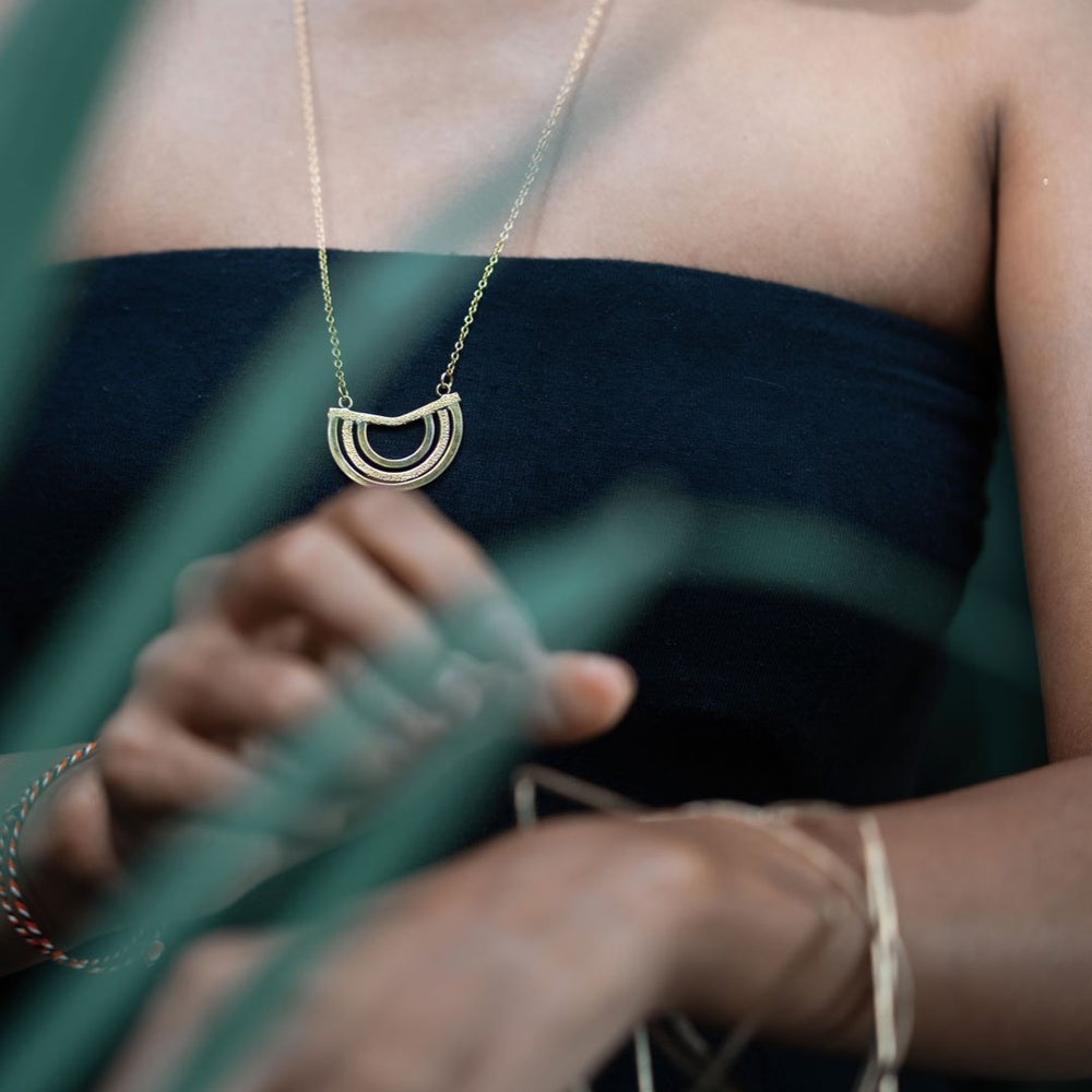 
                  
                    Load image into Gallery viewer, Bracelet Fern Triangular Set
                  
                