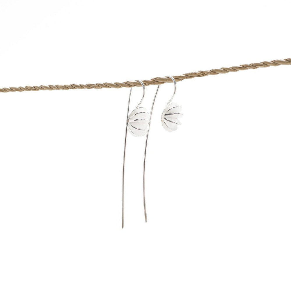 
                  
                    Load image into Gallery viewer, Earring Tiny Little Secrets
                  
                