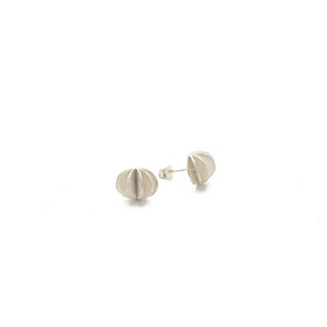 
                  
                    Load image into Gallery viewer, Earring Kipas Flower Stud Silver Plated
                  
                
