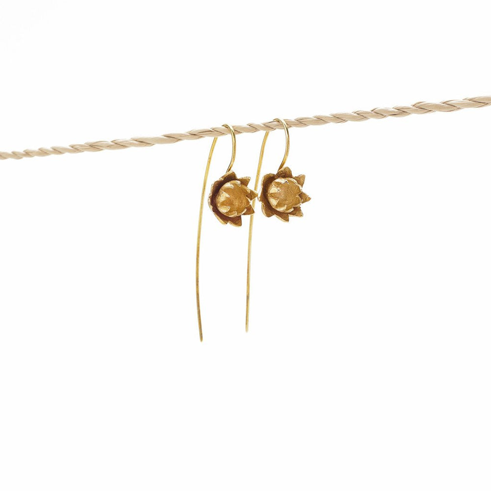 
                  
                    Load image into Gallery viewer, Earring Lotus Flower Hook Brass Gold
                  
                