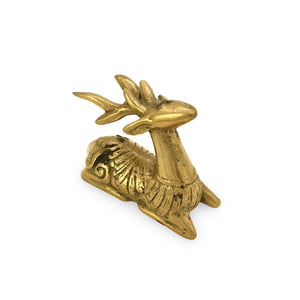
                  
                    Load image into Gallery viewer, Statue brass mini deer lying gold angle view
                  
                
