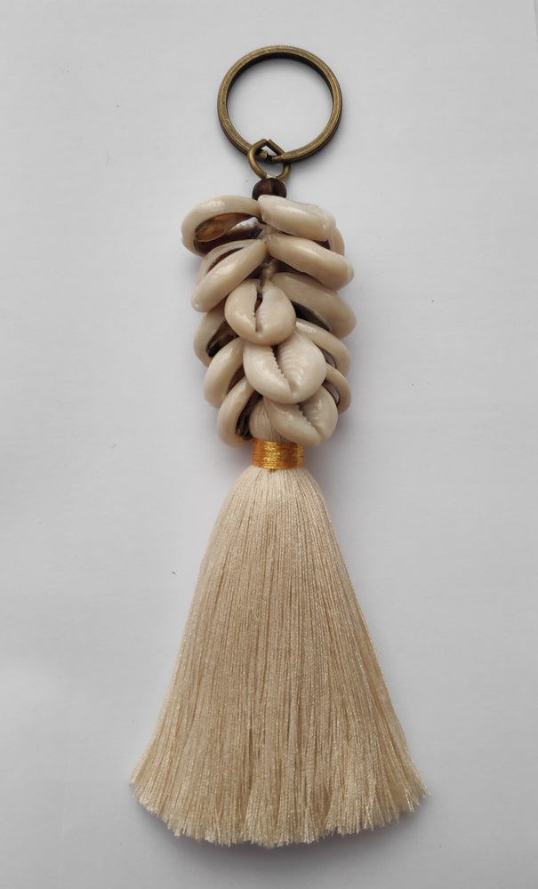 
                  
                    Load image into Gallery viewer, Keychain Tassel &amp;amp; Shell
                  
                