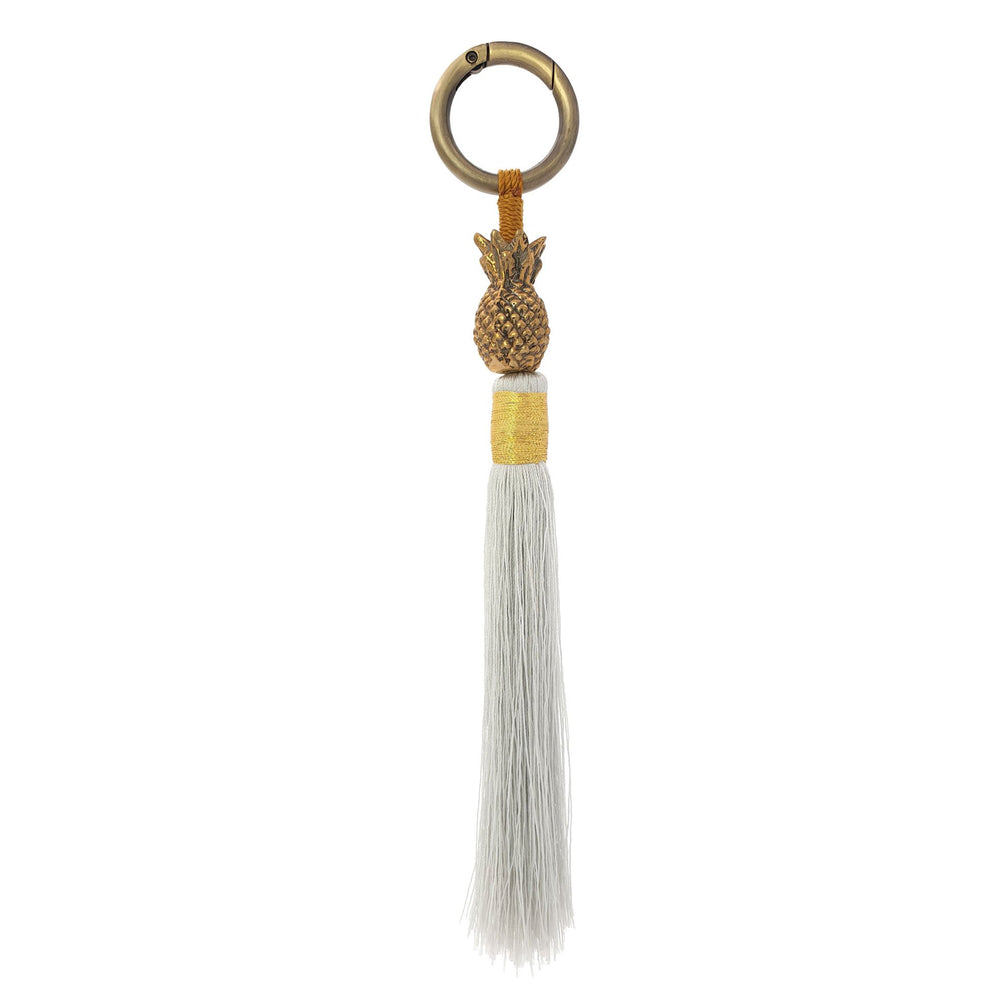 
                  
                    Load image into Gallery viewer, Keychain brass gold pineapple grey tassel S
                  
                