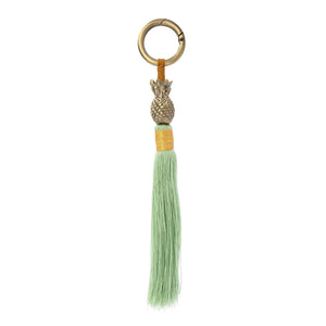 
                  
                    Load image into Gallery viewer, Keychain brass gold pineapple light-green tassel S
                  
                
