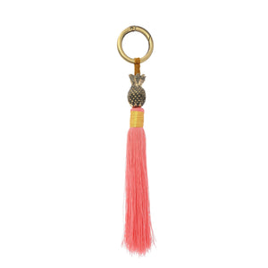 
                  
                    Load image into Gallery viewer, Keychain brass gold pineapple light-pink tassel S
                  
                