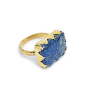 
                  
                    Load image into Gallery viewer, Ring Lapis Lazuli Triangle
                  
                