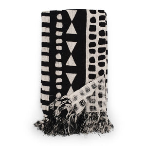 
                  
                    Load image into Gallery viewer, Cotton blanket with tribal triangles pattern
                  
                