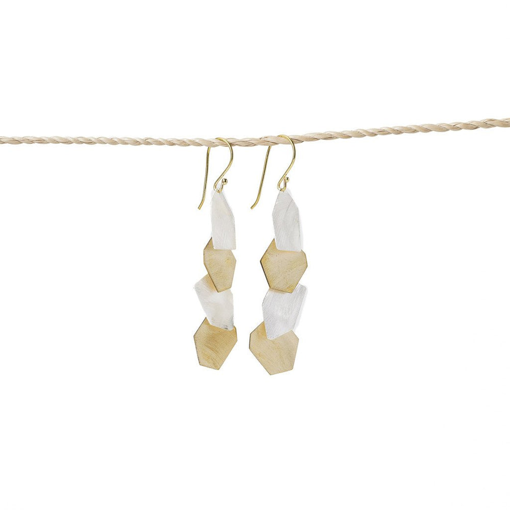 
                  
                    Load image into Gallery viewer, earring 4 shape gold - silver mix side
                  
                
