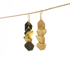 
                  
                    Load image into Gallery viewer, earring 4 shape gold back
                  
                