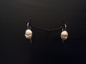 
                  
                    Load image into Gallery viewer, Earring Tiny Little Secrets
                  
                