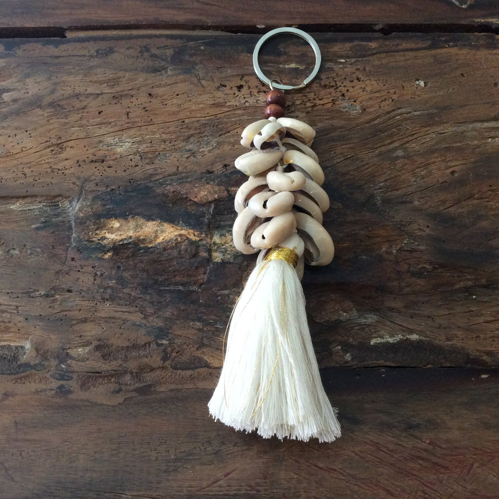 Keychain Tassel & Shell – Fern