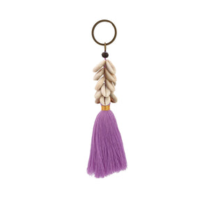 
                  
                    Load image into Gallery viewer, Keychain lilac tassel with shell
                  
                