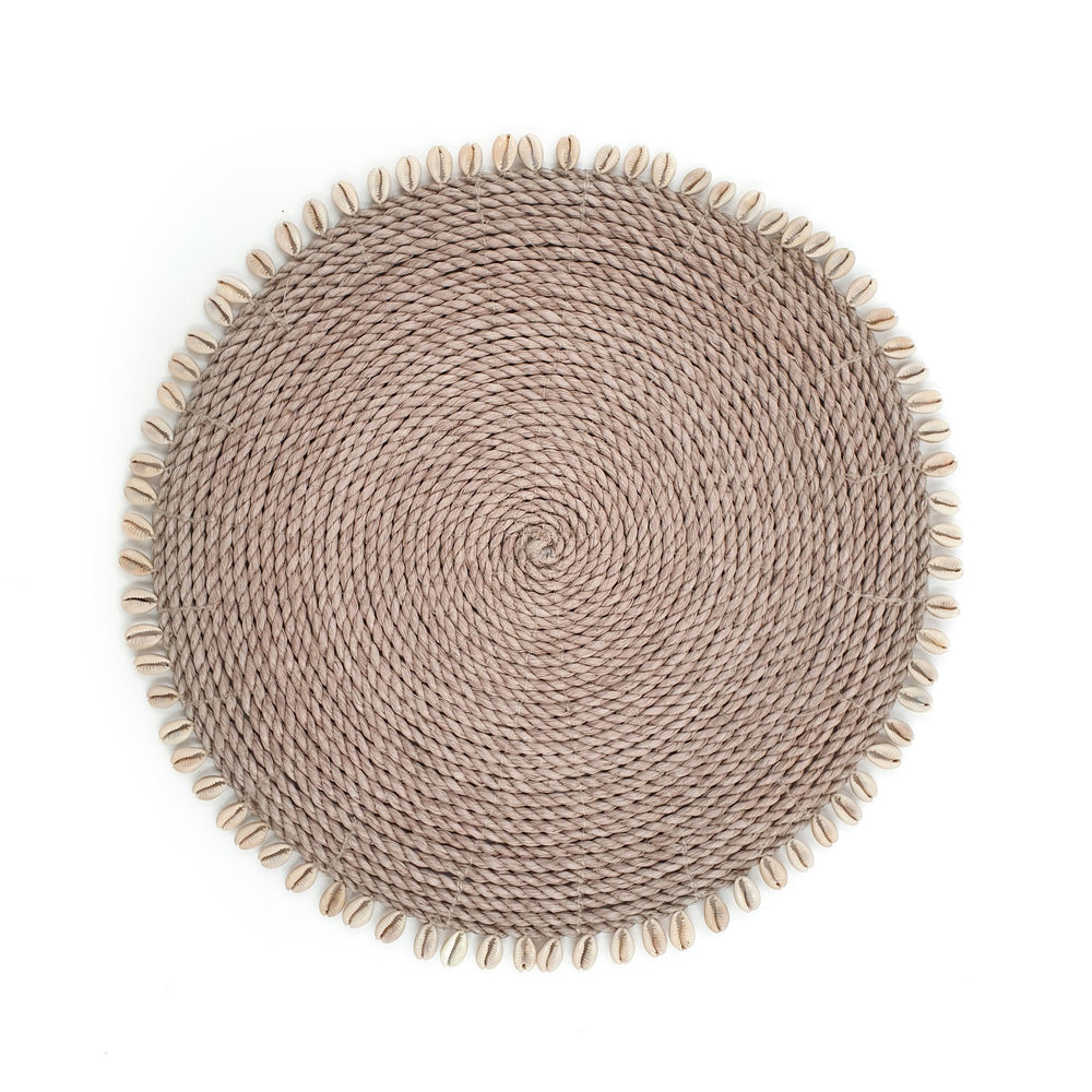 
                  
                    Load image into Gallery viewer, Tableware Placemat Round L Seagrass with Cowrie Shells
                  
                