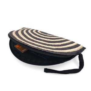 
                  
                    Load image into Gallery viewer, pouch pandan moon black / natural angle
                  
                